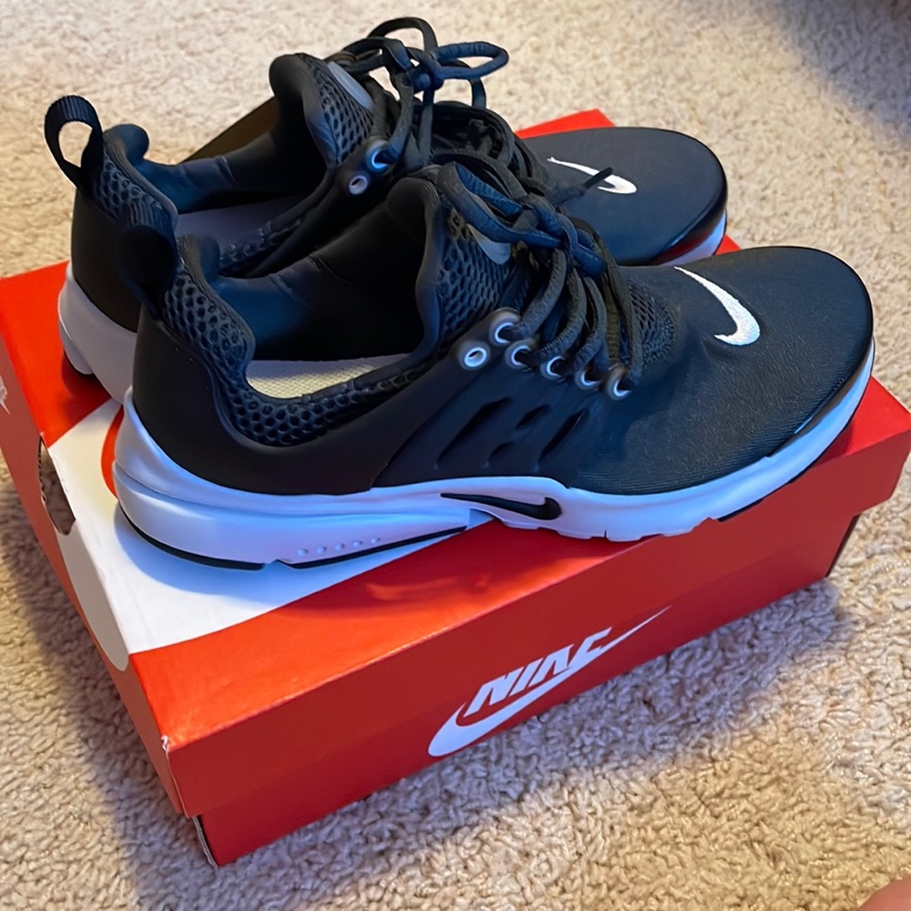 Nike Presto GS 5Y, 6, 6.5 womens black/grey